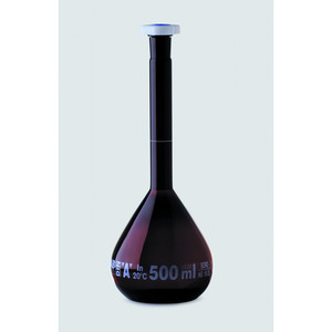 Matraces aforados de vidrio de borosilicato, ámbar, clase A, graduación blanca, con tapón de PE